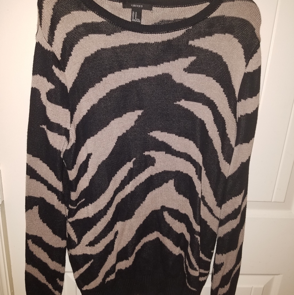 FOREVER 21 neutral zebra longline sweater size medium